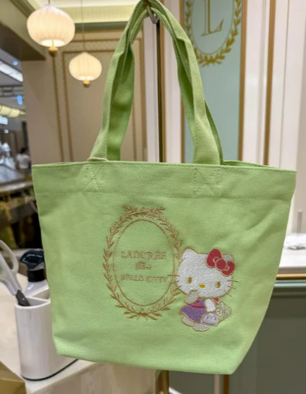 【預購】Ladurée × Hello Kitty|曲奇|曲奇餅乾|Hello Kitty 刺繡迷你托特包|曲奇禮盒|禮盒推薦|日本伴手禮|東京伴手禮